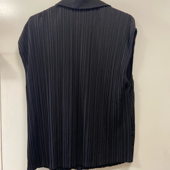 Adriana Papel sleeveless fancy top black pleated so pretty size med - Picture 5 of 7
